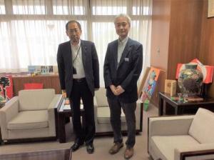 愛知県建設局治水防災対策監の舛田様と町長の写真